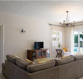 3 bedroom villa with heated pool in Kassiopi, Corfu, sleeps 6